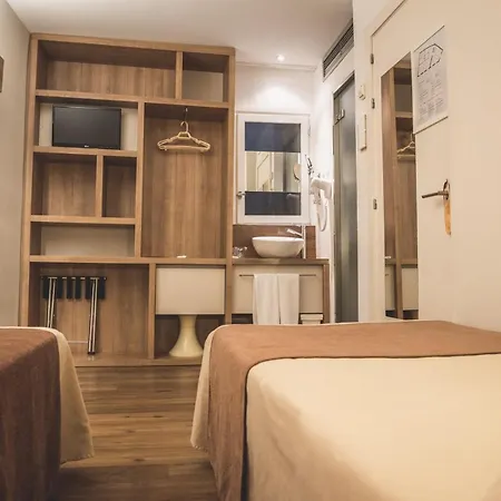 オスタル マレノストゥルム 2* バルセロナ